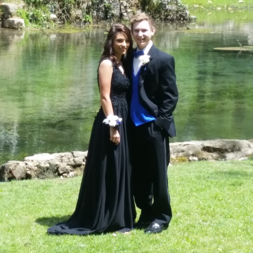 Prom dress - Picture 3 of 5